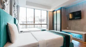 Blutique Hotel - Image 2