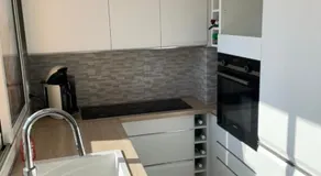 Appt T2 refait à neuf - vue mer dans résidence avec piscine - Image 5