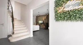 Villa à Castres, Maison 10 personnes avec piscine privée, jardin et 5 chambres - Image 4
