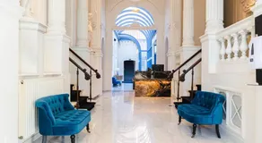 Golden Tree Hotel - Image 2