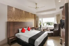Capital O The Dawn Hotel - Image 2
