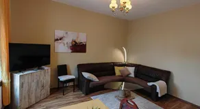 City Apartment I 75qm I Kostenloser Parkplatz I Nähe Staatstheater I WLAN - Image 2
