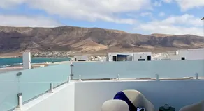 Canaryislandshost l Orilla - Image 3