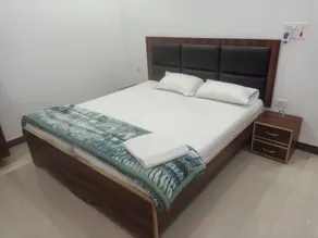 3BHK flat in midst of Varanasi - Image 3