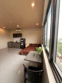 Modern Room - Large Window - Central Bus Station - Image 4