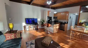 Entire one bedroom apartment - Image 2