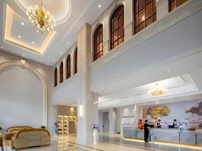 Vienna Hotel Henan Luoshan Lingshan Avenue - Image 2