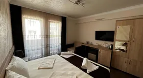 Hotel Central - Image 2