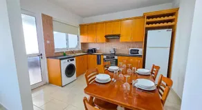 Sunset Poolside Apartment with Pool facility - Image 2