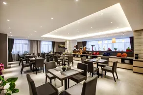 Home Inn Plus Shenyang Sanhao Street Shengjing Hospital - Image 3