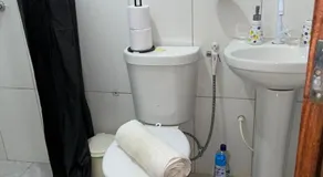Suíte Moderna e Silenciosa no Coração da Cidade - Image 5