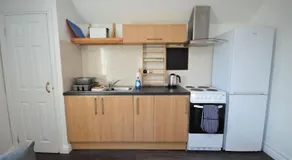 Buzzard Apartment - Image 4