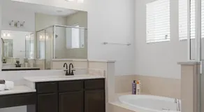 Be A Nomad - 4BR Beach Retreat - Steps to Sand - Image 3
