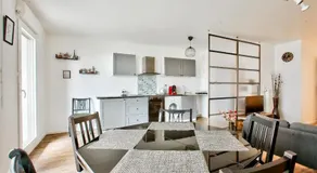 Chambre privée dans un appartement en colocation, parking gratuit - Image 3