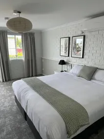 The Shamrock Hotel - Image 2