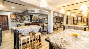 Hostal El Bomba - Image 3