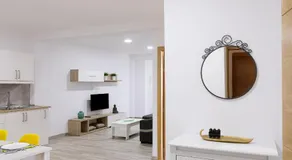 Apartamentos Los Laureles - Image 2