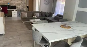 Bas de villa indépendant, piscine et jardin privés - Image 2