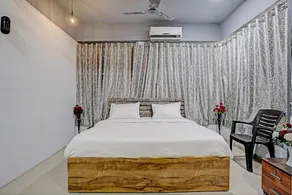 OYO Hotel Apple - Image 4
