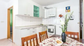 Apartments with parking space Kastel Stafilic, Kastela - 20926 - Image 2