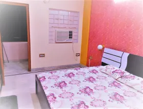 Lovely flat with 24x7 Security, Lift. City Center - Image 2