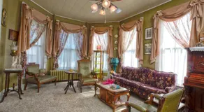 The Victorian on Main - Image 4
