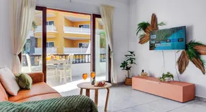 7 min Beach l Pool l Wifi l Sunbeds l Kid Friendly - Image 2