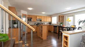 Elegant 6 Bedroom House Near U of Manitoba - Image 5