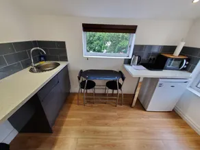 The Ashcroft Studios & Apartments with Free Parking - Image 5