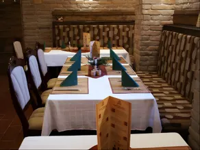 Hét Pecsét Fogadó Étterem - Image 3