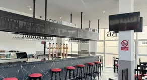 B6 Hotel - Image 2