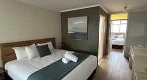 Comfort Inn Devonport - Image 2