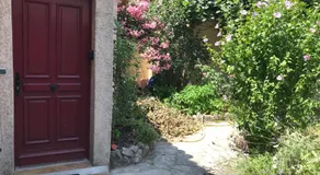 Chambre climatisée avec sdb privée dans une villa avec piscine ouverte d'avril à mi octobre - Image 3