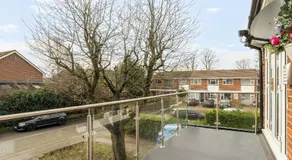 Five-Bedroom Home near Windsor and LEGOLAND, Free Parking - Image 3