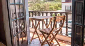 Offshore Rustic House - Image 4