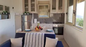 Marina Deluxe Apartments - Image 4