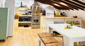 Paloma Large Gathering Apartment - Image 3