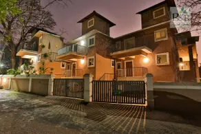 Three Bedroom Lotus Serviced Villa with Pool - Image 5