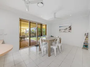 Pet-Friendly Retro Beach House - Walk to Dog Beach - Sleeps 8 - Image 5