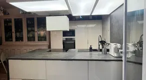 Giraffe art Ducati BLQ apartment - Image 3