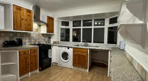 Redhill Gatwick Serviced Accommodation - Image 4