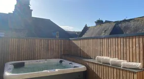 La Maison du Quai Triplex de charme 4 étoiles en hyper centre avec SPA - Image 3
