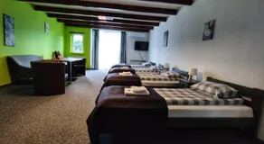 RJ Hotel - Image 4