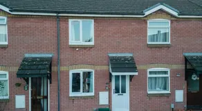 The Mews, Amazing Newport 2 BR, Excellent location, Parking, Perfect for Contractors - Image 4