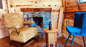 Pequeña cabaña mágica con chimenea interior - Image 4