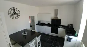 5-bedroom house with pool at edge of small village - Image 4