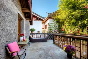 Blossom Hill Old Town of Lijiang Zhiyi - Image 3