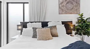Stunning Studio Apartment Near Public Transport - Image 4