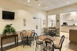 Days Inn by Wyndham Birmingham AL - Image 5