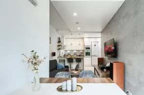 Lumina I Spacious 2BR Apartment with Parking I AC I Balcony I in Warsaw - Image 3